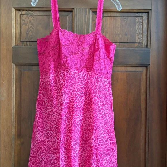 Women's Pink Lace & Leopard Print Chemise - Picture 3 of 8